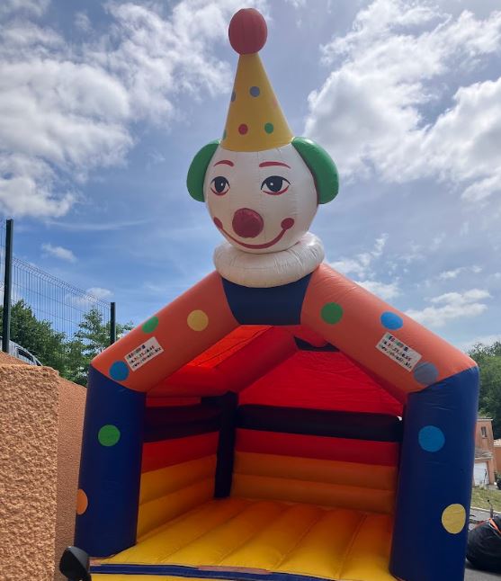 Location Château Gonflable Clown